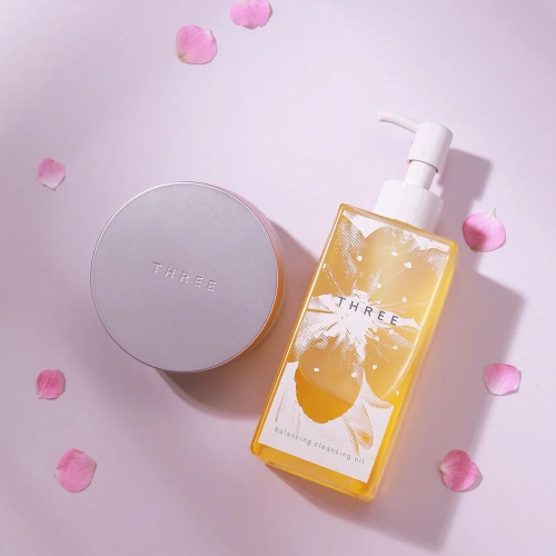 THREE Balancing Cleansing Oil N SA 185ml фото 4 THREE Balancing Cleansing Oil N SA 185ml фото 4