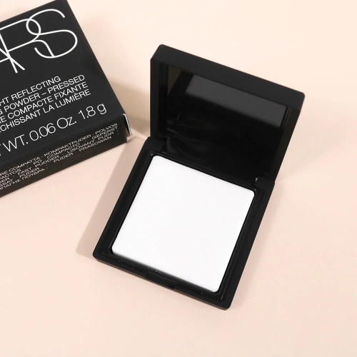 NARS Light Reflecting Pressed Setting Powder 1.8g фото 3