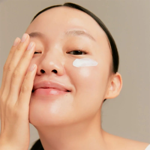 Innisfree Hyaluron Moist Sun SPF50+ PA++++ 50ml фото 4 Innisfree Hyaluron Moist Sun SPF50+ PA++++ 50ml фото 4