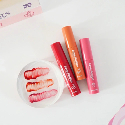 LOVE POTION Tattoo Lip Gloss 3g фото 4 LOVE POTION Tattoo Lip Gloss 3g фото 4