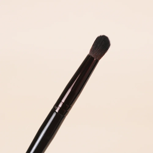 Laura Mercier Eye Crease Brush 1pc фото 4