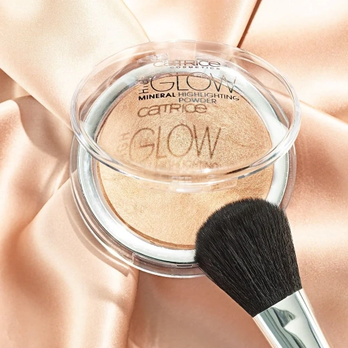 Catrice High Glow Mineral Highlighting Powder 8g фото 2 Catrice High Glow Mineral Highlighting Powder 8g фото 2