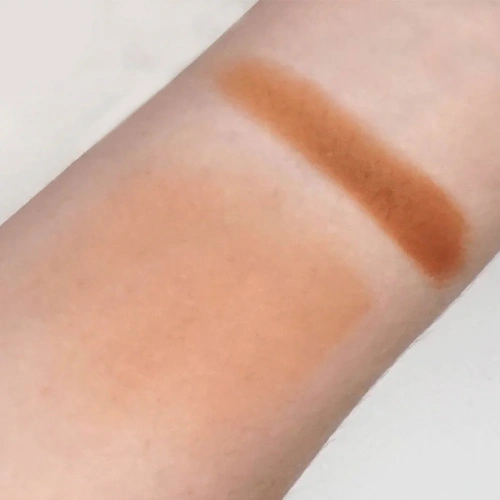 Makeup Revolution Mega Bronzer 15g фото 4 Makeup Revolution Mega Bronzer 15g фото 4