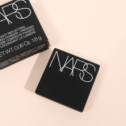 NARS Light Reflecting Pressed Setting Powder 1.8g фото 2