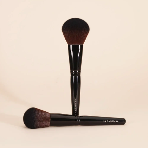 Laura Mercier Powder Brush 1pc фото 2
